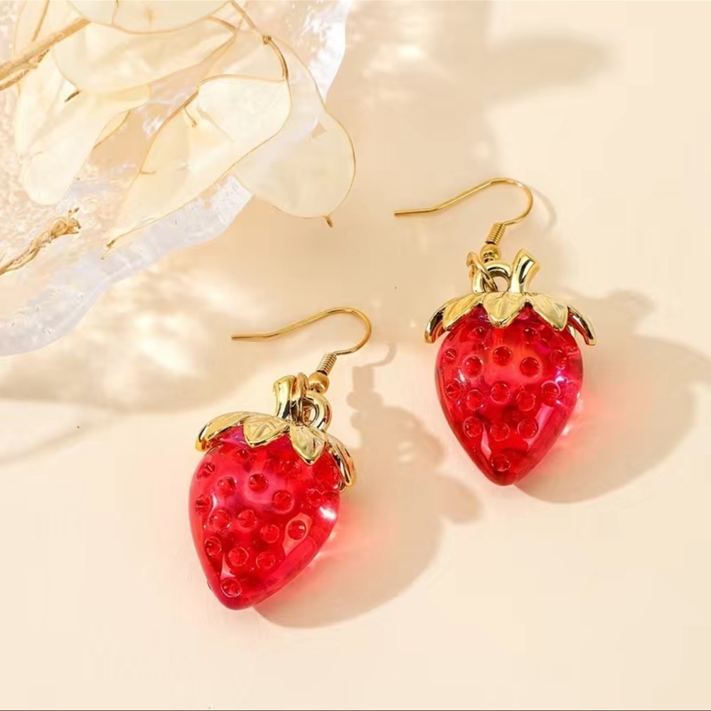 Spring strawberry acrylic dangle earrings NWT